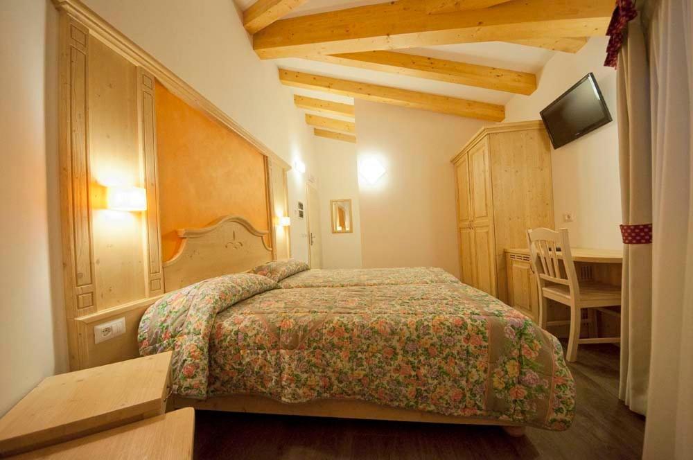 Hotel Niagara Ossana Habitación foto
